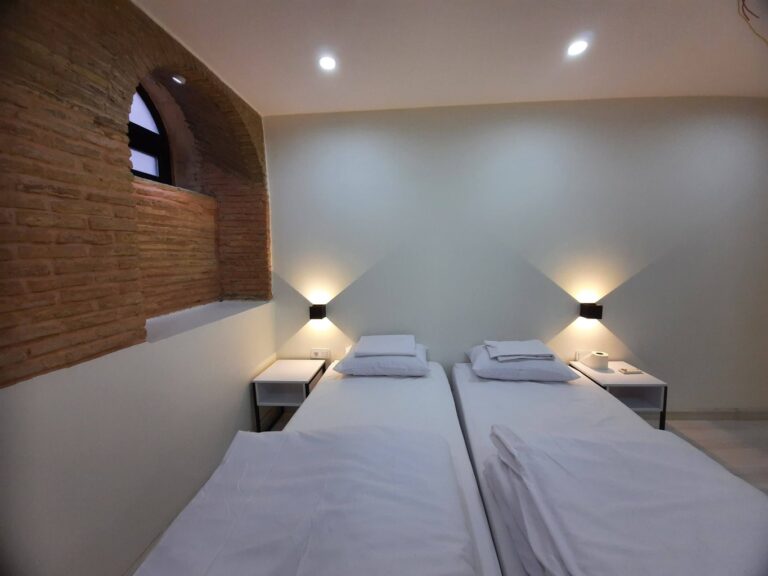 b6226b9f-0d2b-4bb2-b0c4-0af756d745fb