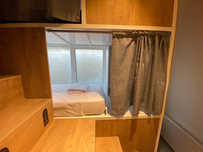 b7371799-82a8-47fd-a778-e121b5c51a9b